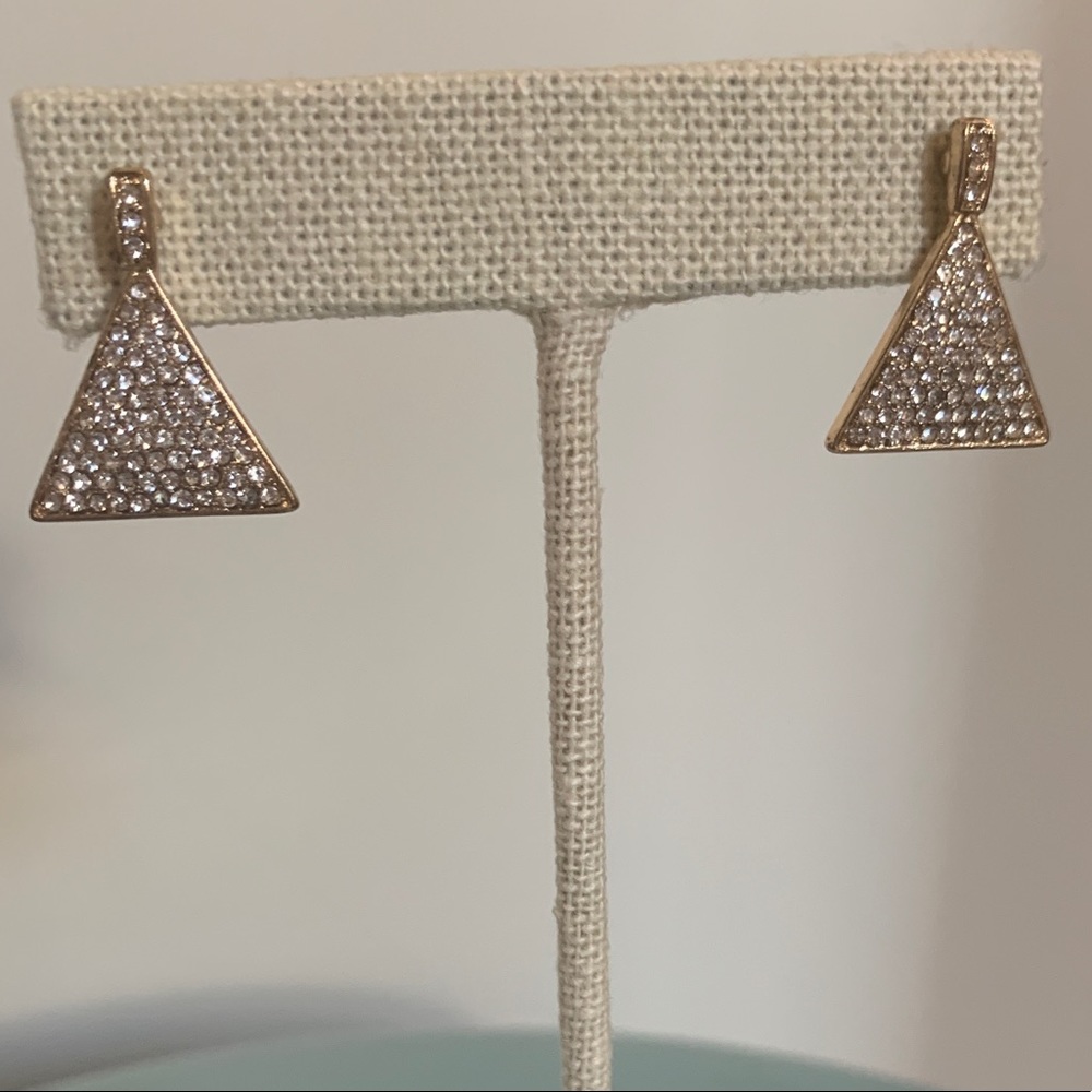Pave triangle diamond earring in gold setting